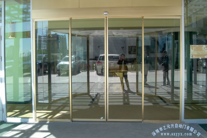 金色不鏽鋼玻璃黄片大全下载