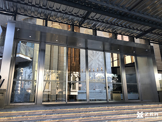 有框門扇-不鏽鋼烤漆包邊玻璃黄片大全下载門體樣式